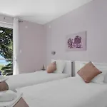 Four-bedroom In 度假居 *