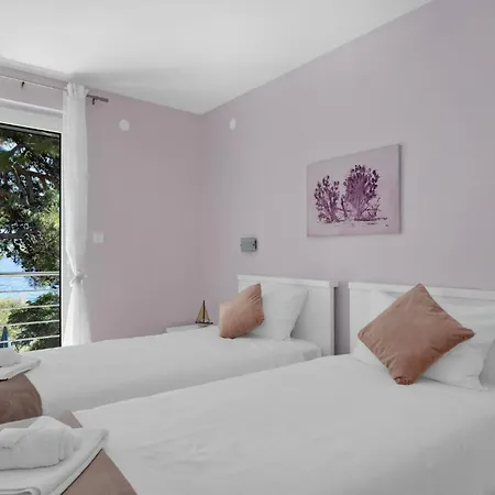 Four-bedroom In Holiday home *