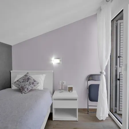 Four-bedroom In Rogoznica