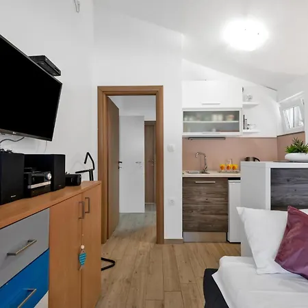 Four-bedroom In Holiday home