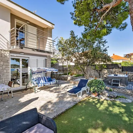 Four-bedroom In بيت للعطل روغوزنيكا