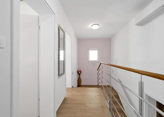 Four-bedroom In Tatil Evi Rogoznica (Sibenik-Knin)