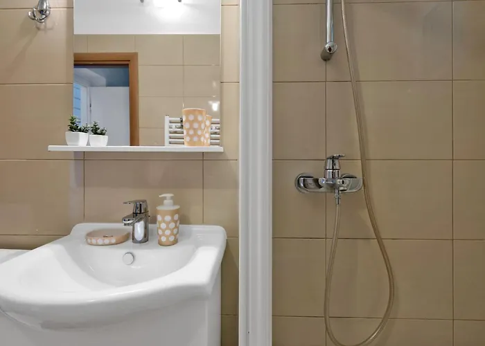 Four-bedroom In بيت للعطل *