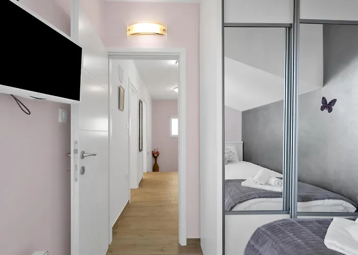 Four-bedroom In بيت للعطل *