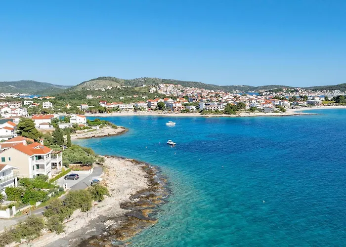 Four-bedroom In بيت للعطل