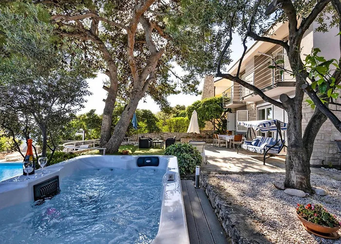 Four-bedroom In * روغوزنيكا